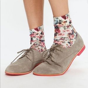 Brand New Dolce Vita Grey Suede Oxford Flats Sz7.5